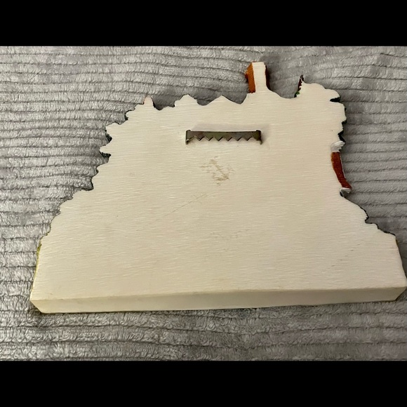 Victorian House Sculpted Wall Art - Picture 3 of 5